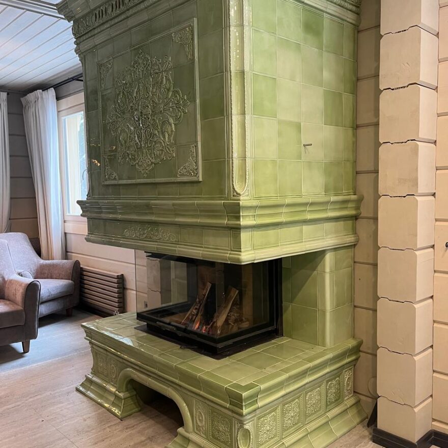 Изразцовый камин Versailles Verde - Изразцовые камины, изразцы ручной работы на заказ, Санкт-Петербург